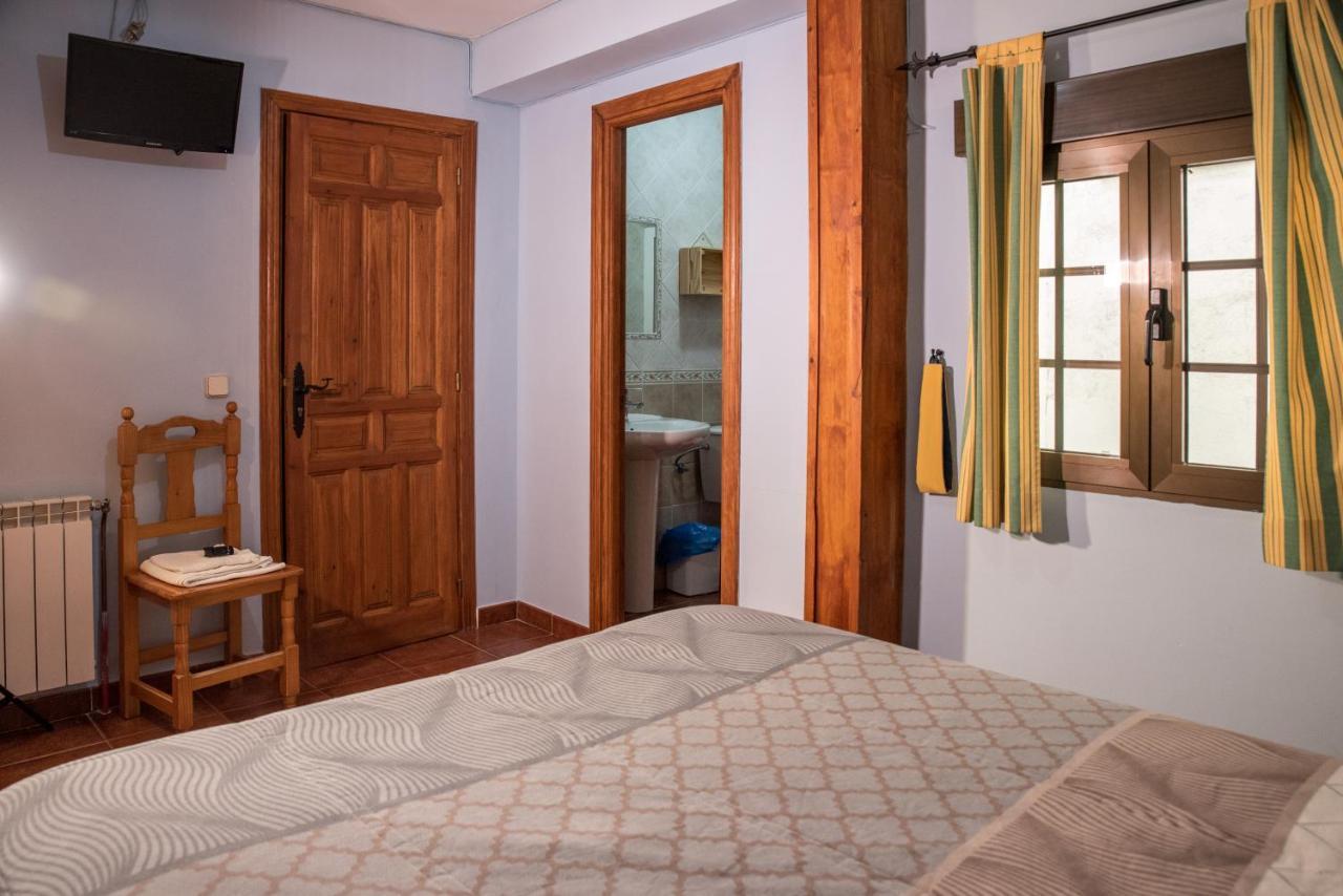 Hospedaje Rural Casa Parri Poveda de la Sierra エクステリア 写真