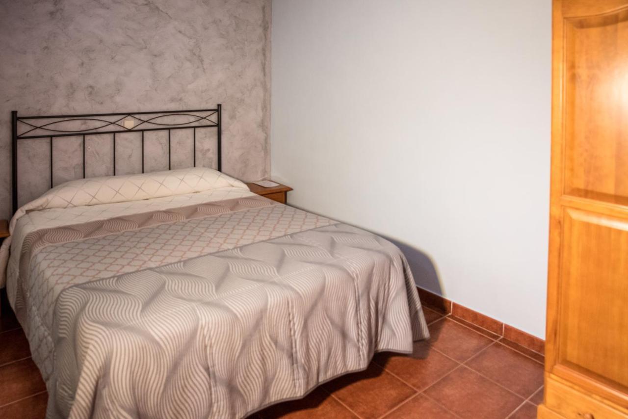 Hospedaje Rural Casa Parri Poveda de la Sierra エクステリア 写真