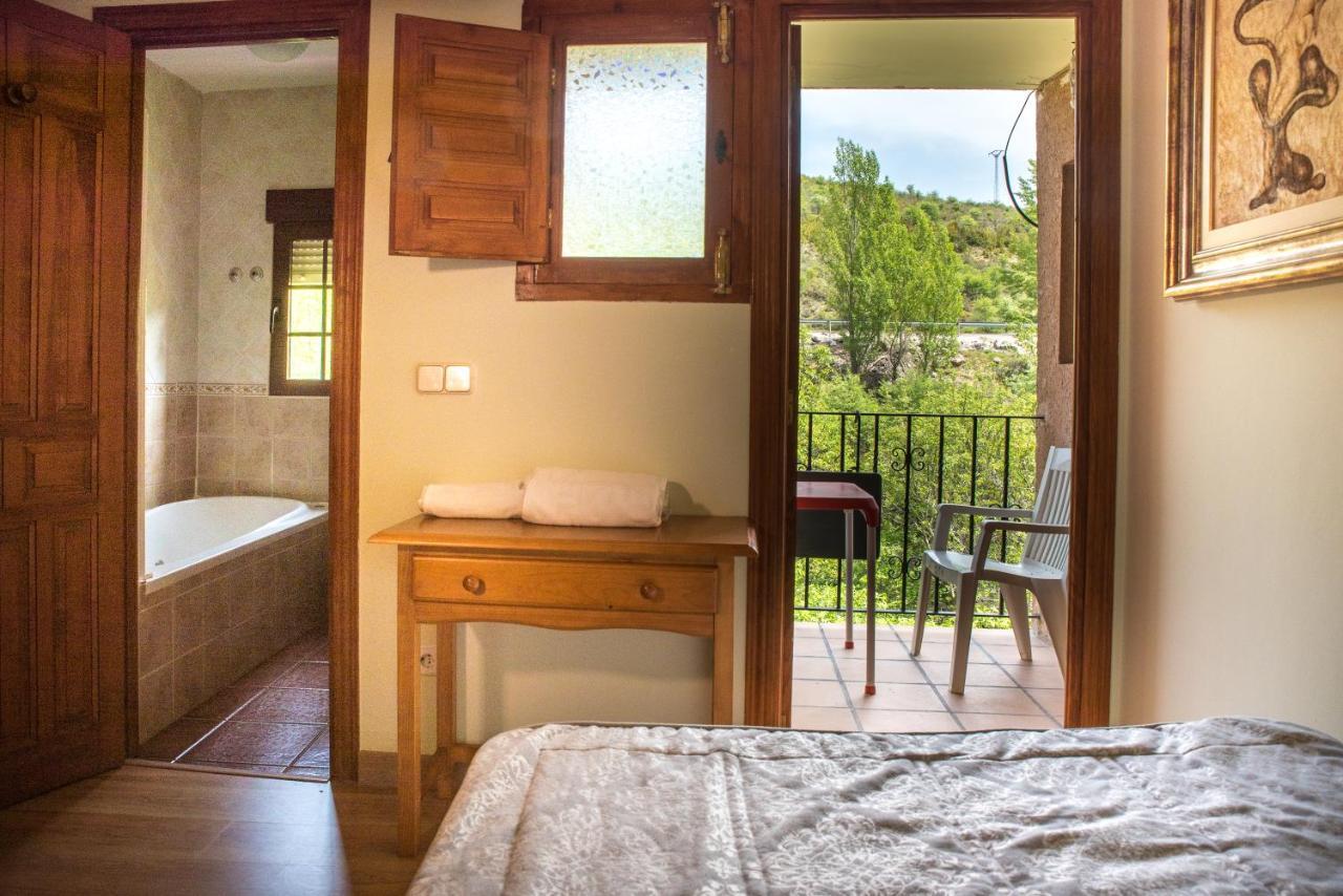 Hospedaje Rural Casa Parri Poveda de la Sierra エクステリア 写真