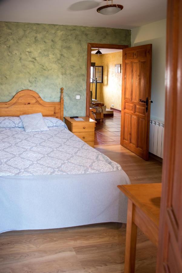Hospedaje Rural Casa Parri Poveda de la Sierra エクステリア 写真