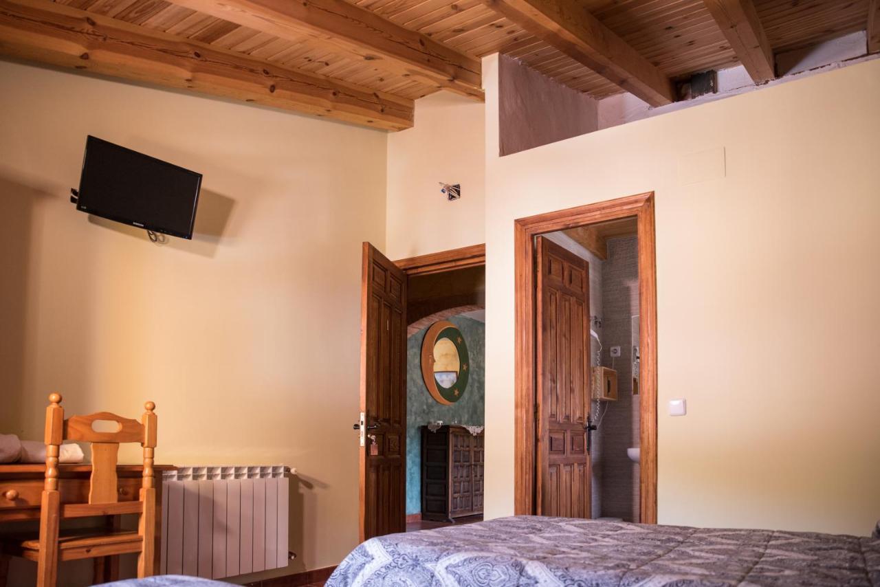 Hospedaje Rural Casa Parri Poveda de la Sierra エクステリア 写真