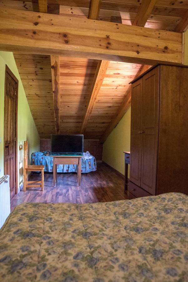 Hospedaje Rural Casa Parri Poveda de la Sierra エクステリア 写真