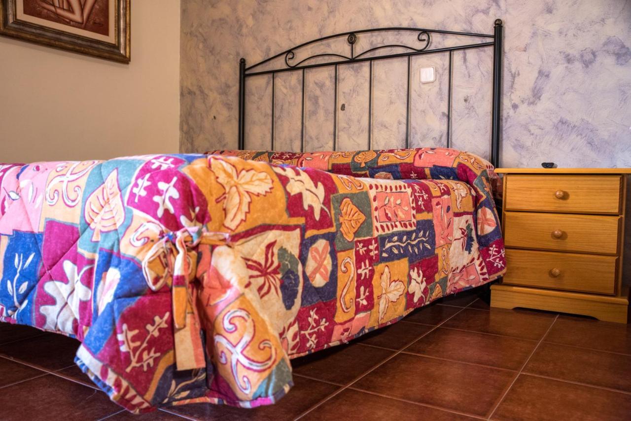 Hospedaje Rural Casa Parri Poveda de la Sierra エクステリア 写真