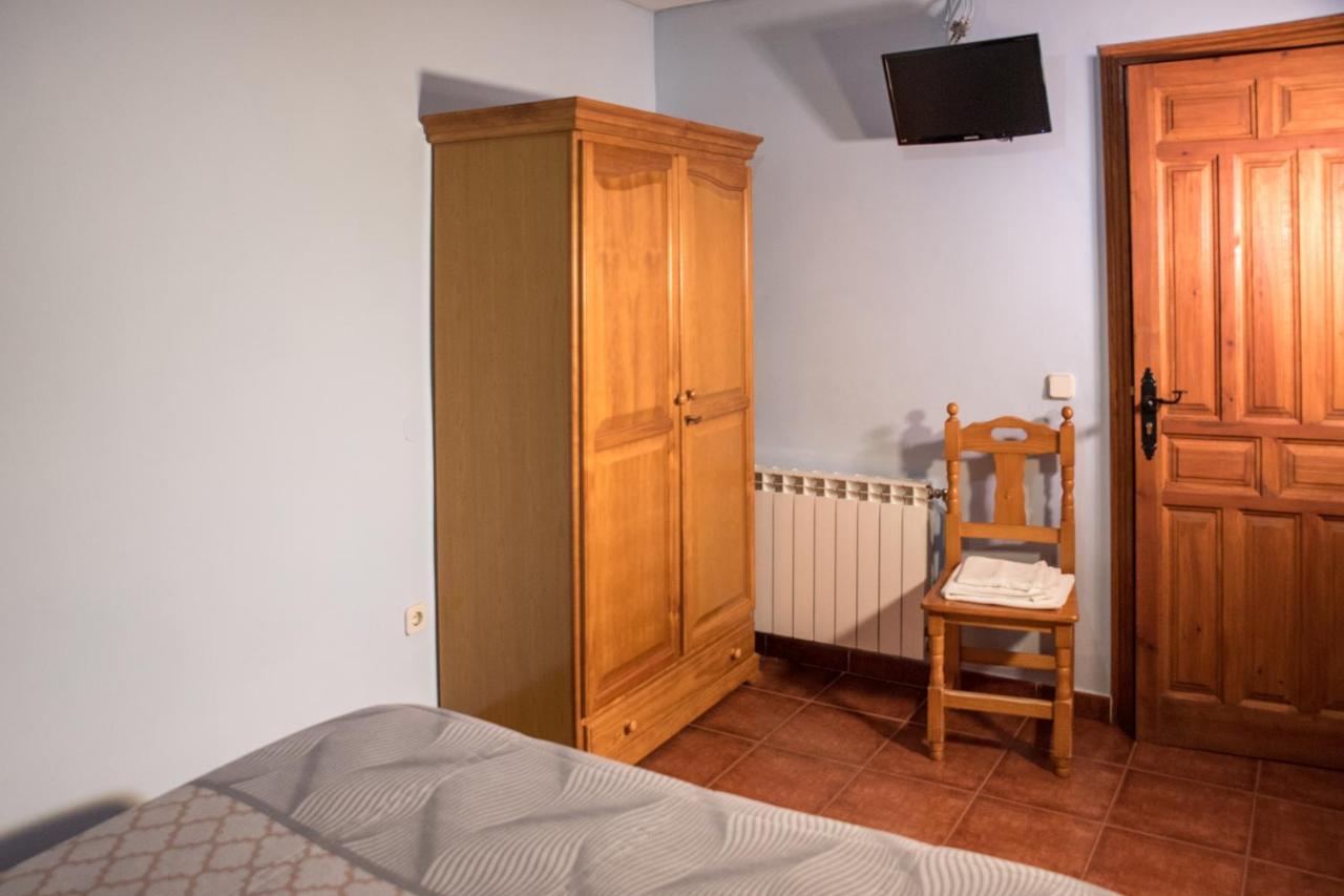 Hospedaje Rural Casa Parri Poveda de la Sierra エクステリア 写真