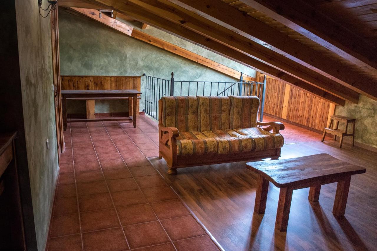 Hospedaje Rural Casa Parri Poveda de la Sierra エクステリア 写真
