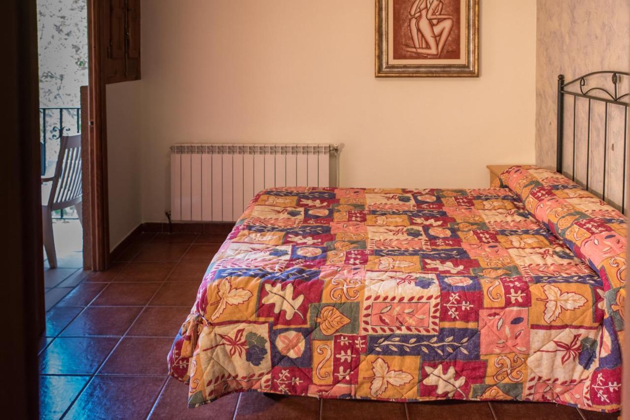Hospedaje Rural Casa Parri Poveda de la Sierra エクステリア 写真