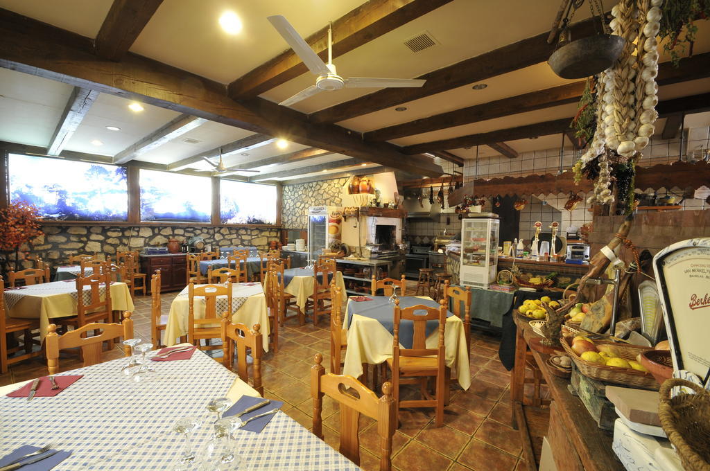 Hospedaje Rural Casa Parri Poveda de la Sierra エクステリア 写真