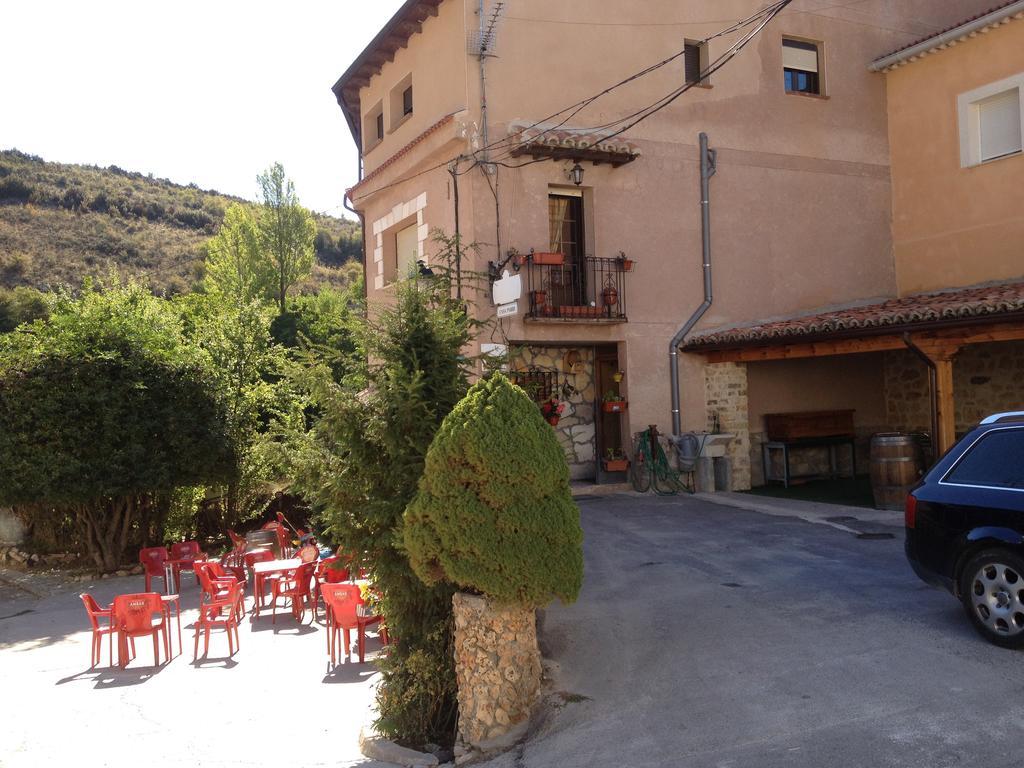 Hospedaje Rural Casa Parri Poveda de la Sierra エクステリア 写真
